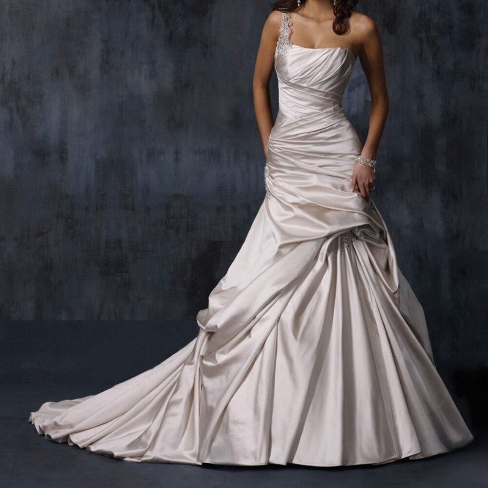 Maggie Sottero Fiorella White Satin Wedding Dress, Fit & Flare, Side Ruched